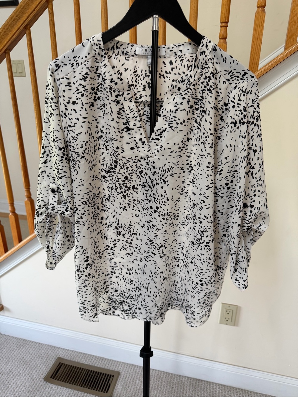 Chaus Black & White Speckled Split-Neck Blouse